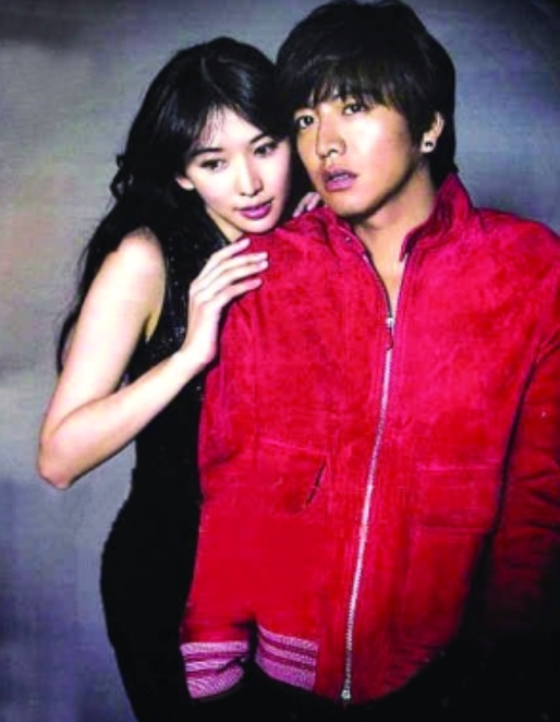 过了8年,林志玲与木村拓哉再度合体,变的是时间,不变的是容颜