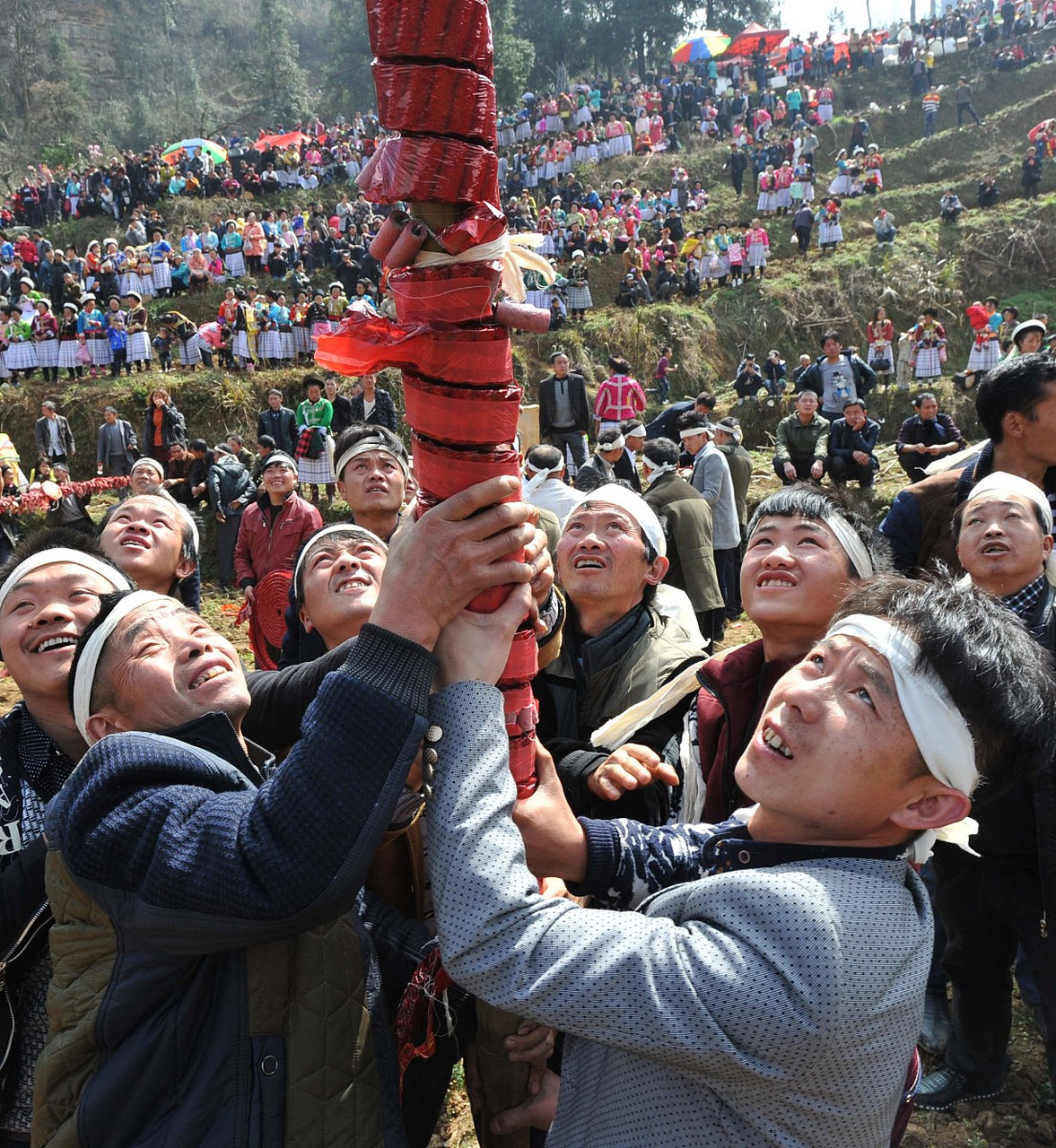 岑溪抢花炮图片