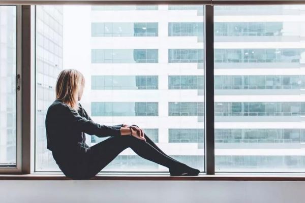 情感:现实生活中夫妻异地分居,非常的想念老婆了怎么办?