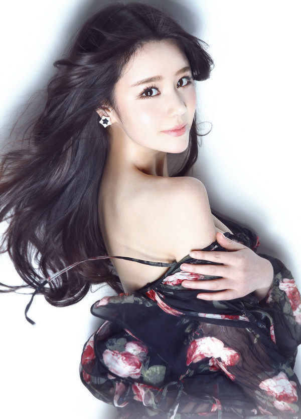 "完美曲线女孩"邱璐璠,清新不失性感,演技愈加扎实