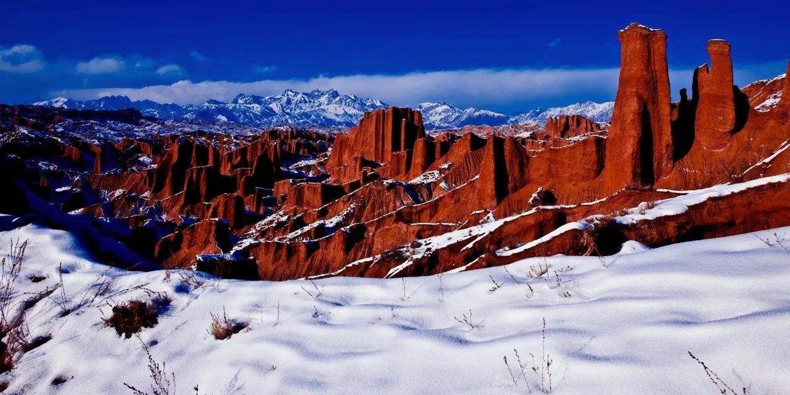 万物皆可云# #云游全世界# 天山托木尔冰川:托木尔峰海拔7443.