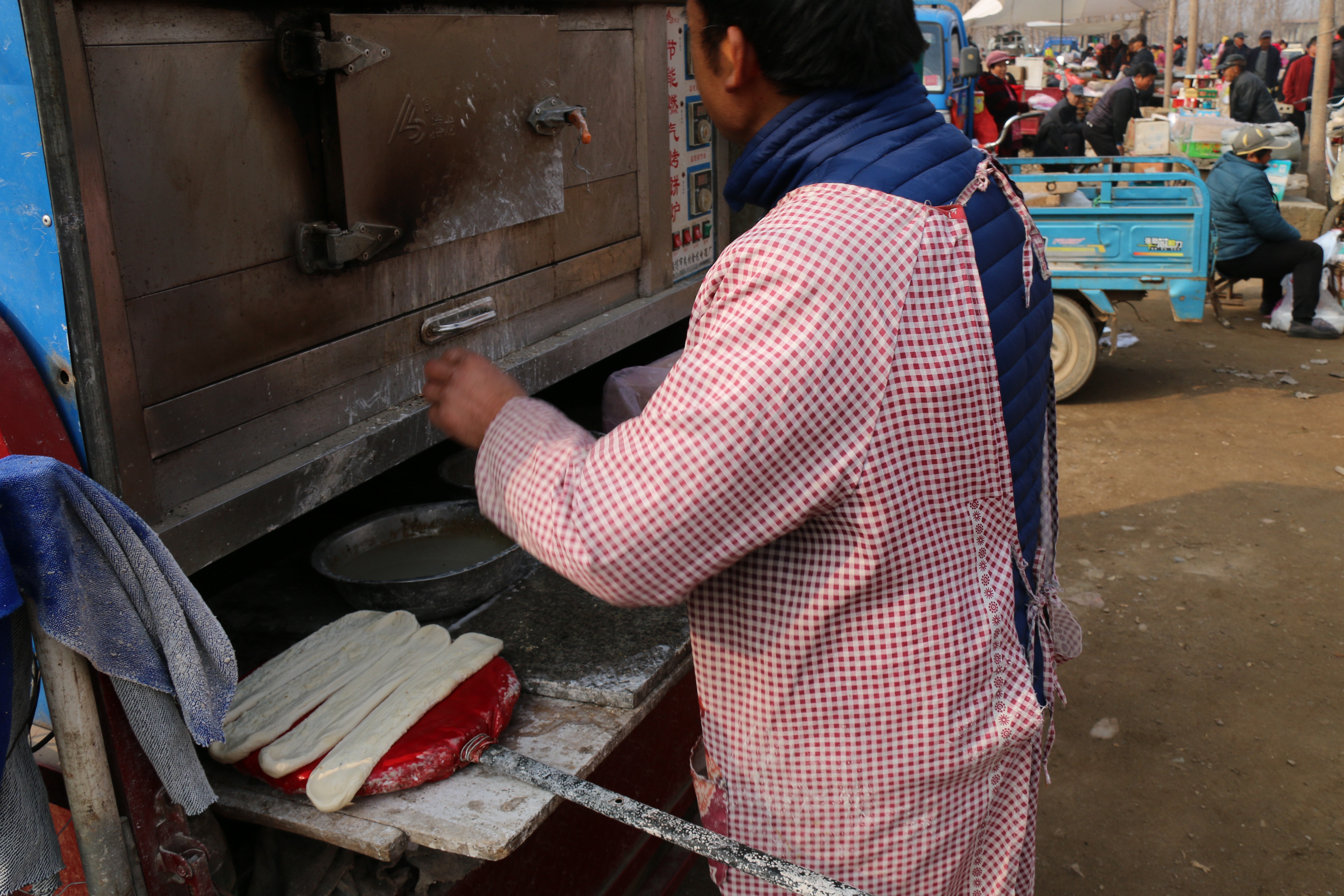 农村夫妻卖烧饼,日入800元,原来是有自己的秘诀