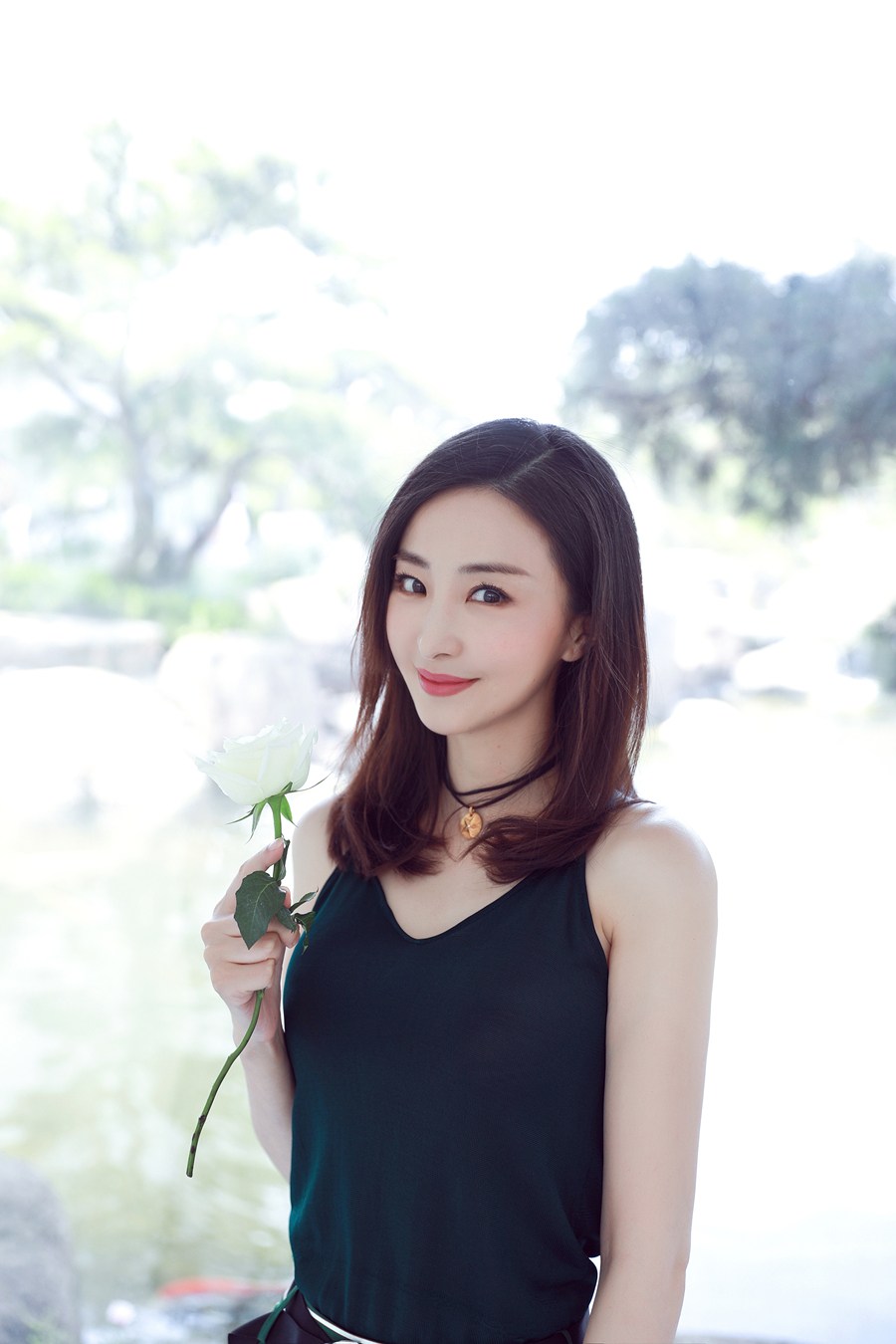 她以空姐出身进入娱乐圈,被朋友骗走钱财,如今在《扶摇》中逆袭