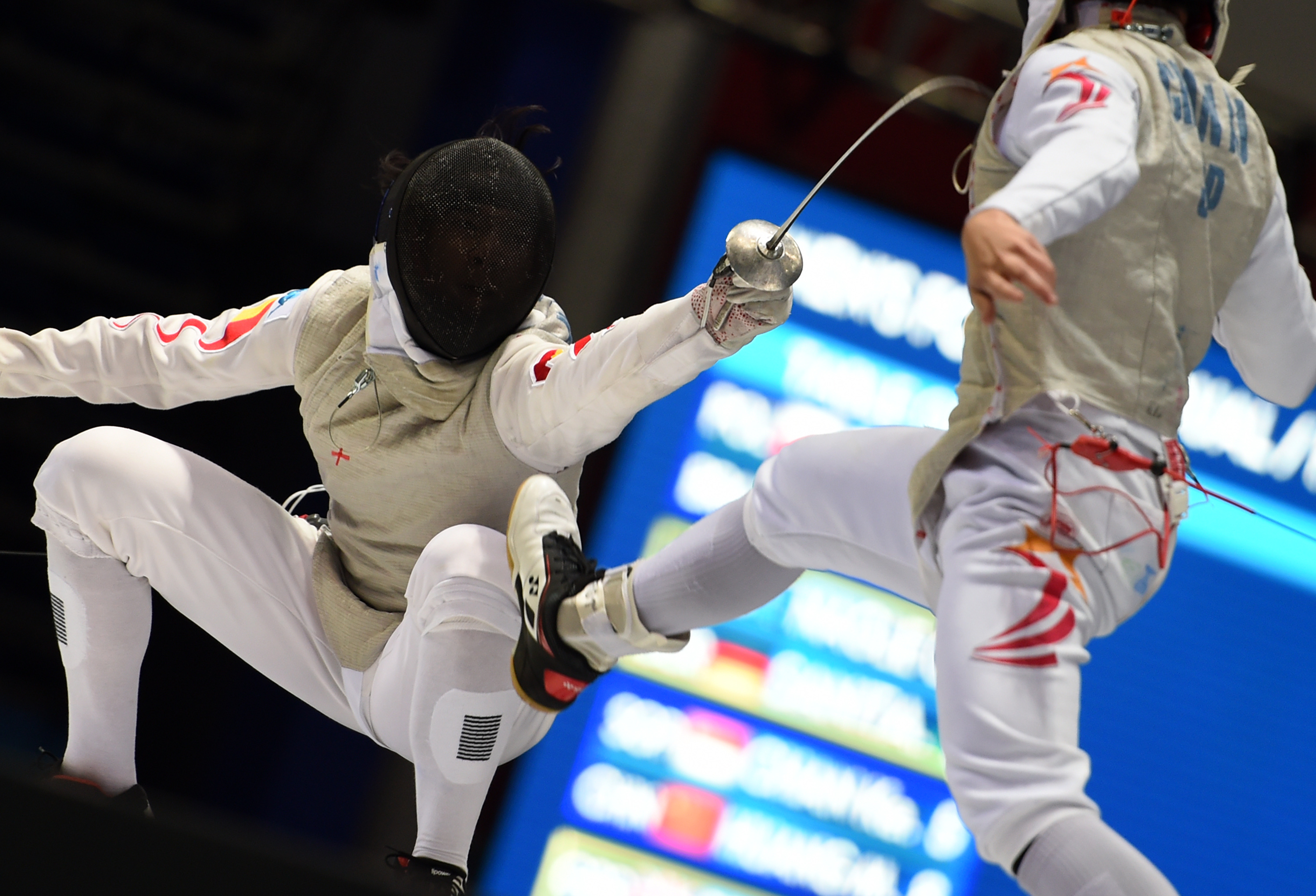 击剑——世锦赛:黄梦恺晋级男子花剑64强(4)