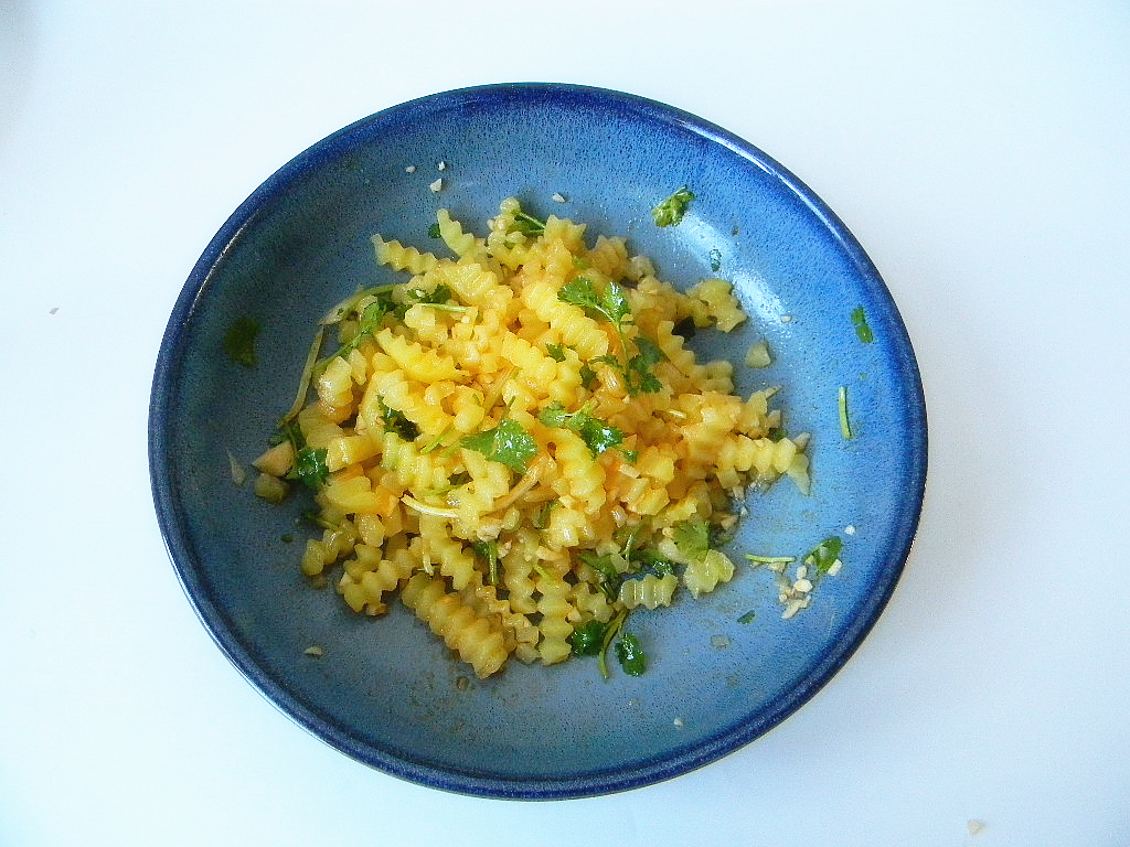 这道水煮的狼牙土豆,放了柠檬,立马就味道不凡,吃起来就放不下