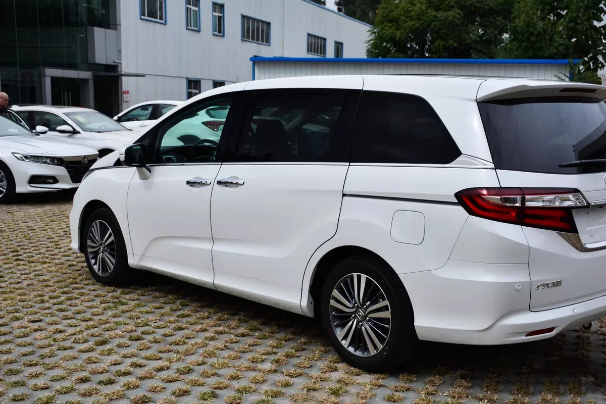 本田又要火,全新mpv气派不输埃尔法,或不足20万,gl8尴尬了