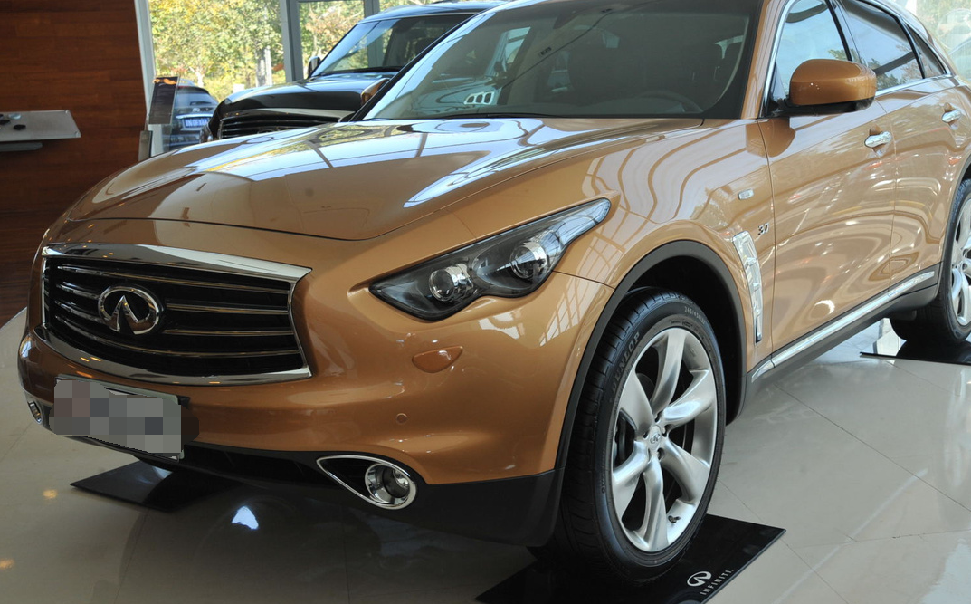 英菲尼迪qx70,颜值狂野不羁,开出去显着十分霸气