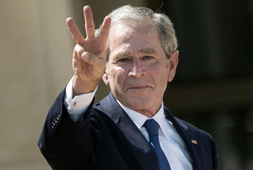 美国前总统布什呼吁双方搁置不同政见,结束部分政府机构关门状态