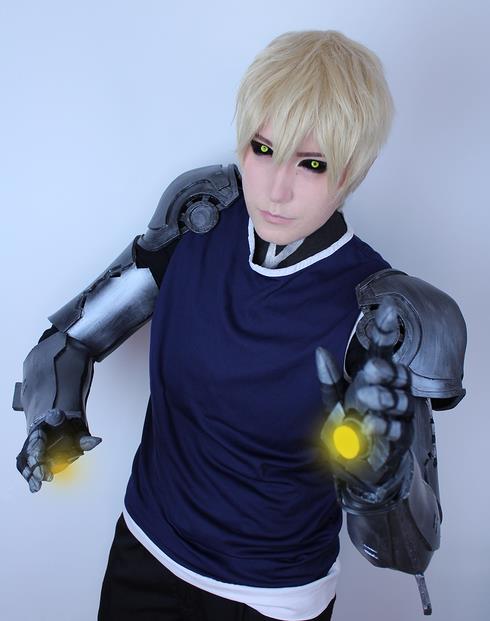 一拳超人cosplay,琦玉老师的头能亮瞎眼!音速的索尼克好帅!