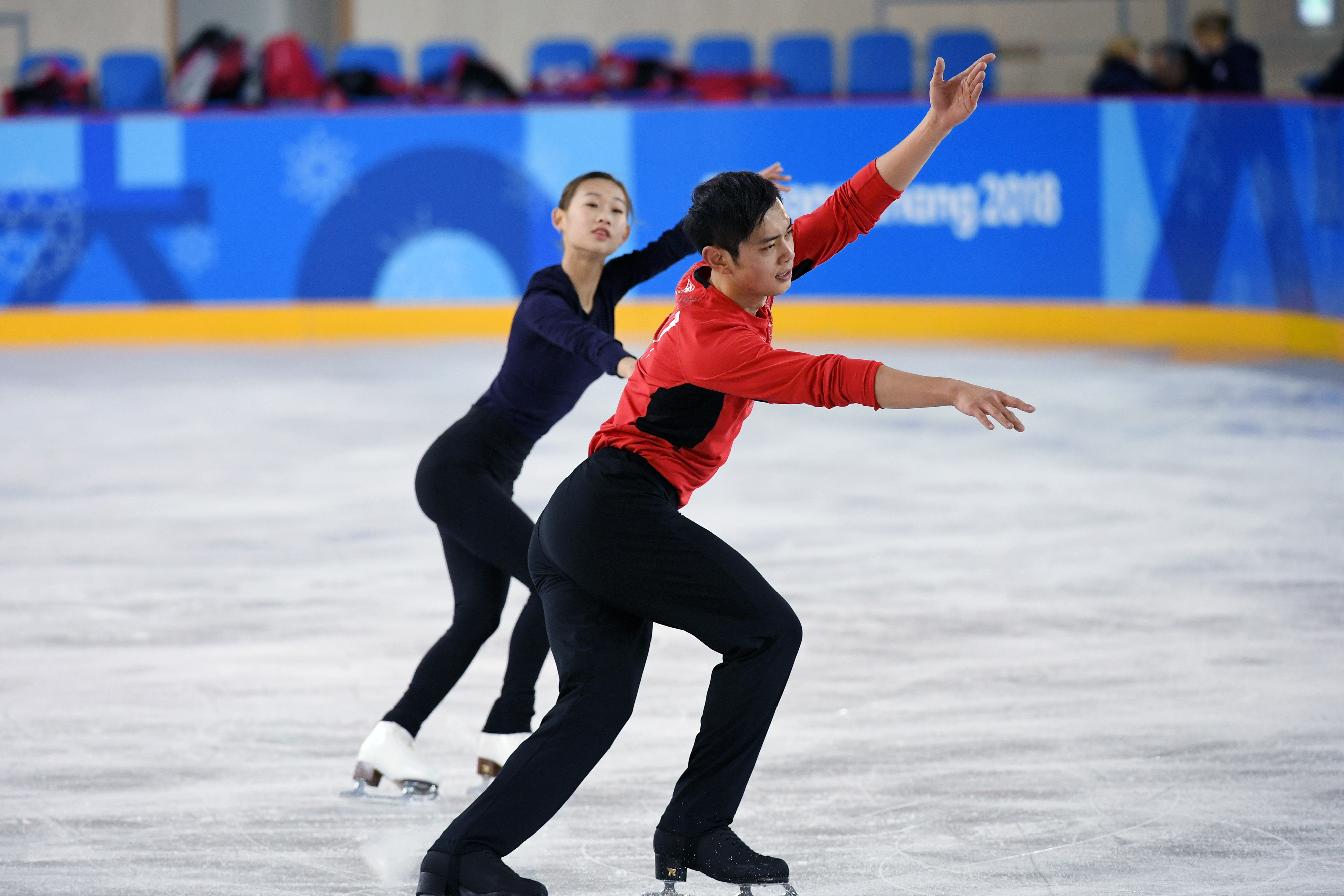 中国队花样滑冰服装图片