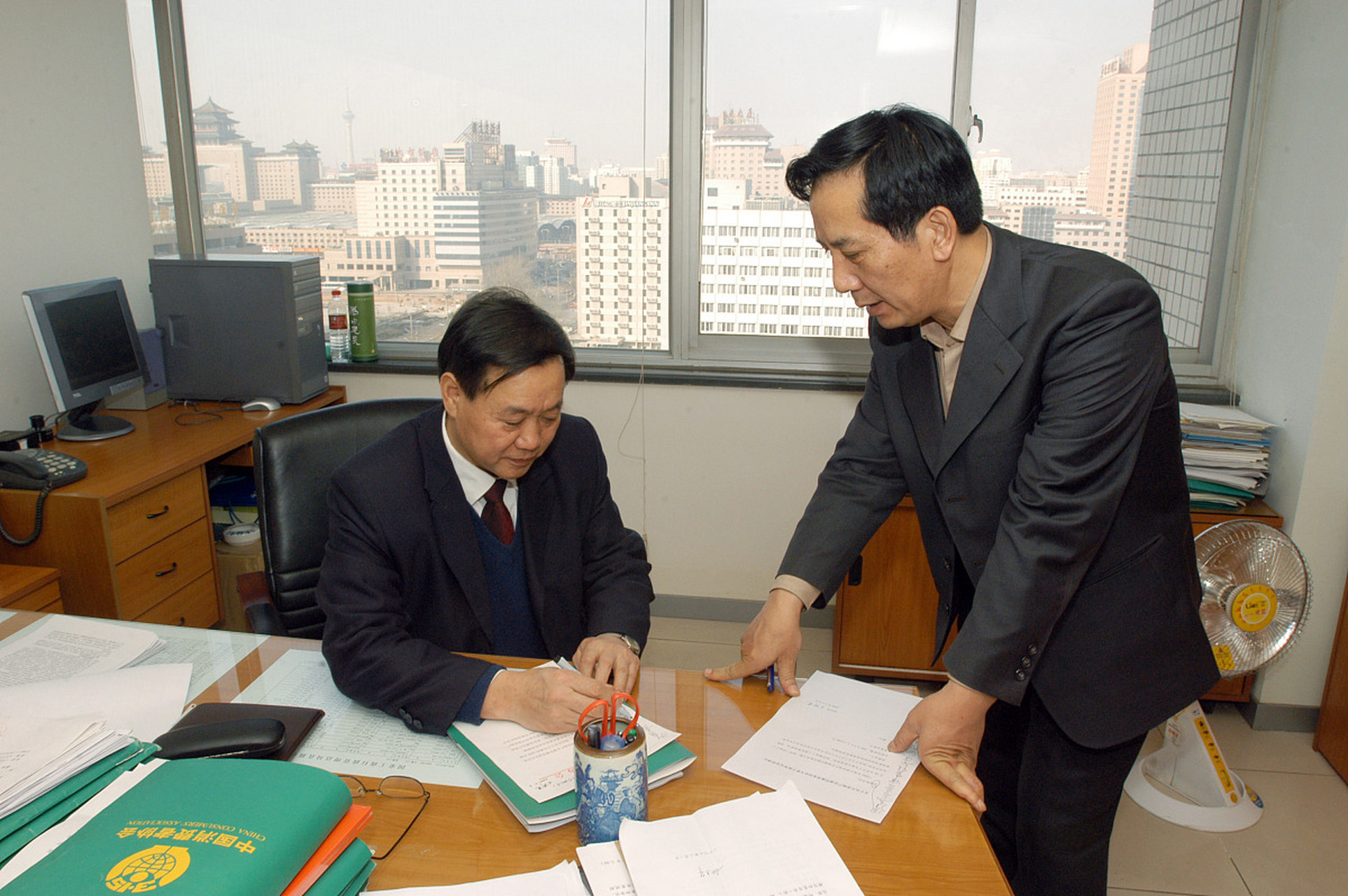体制内常务副职权力更大,为什么很多人不愿意干呢 1.权力大责任也大.