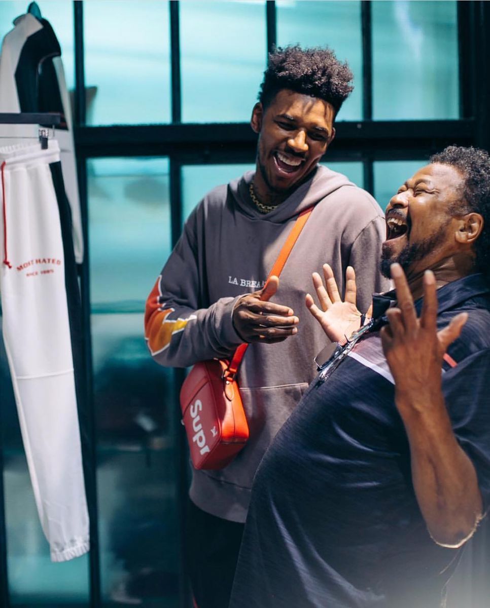 尼克-杨祝父亲生日快乐:我认识的最真实和最酷的男人