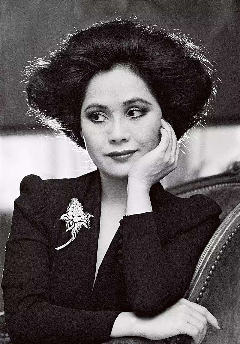 8年前明仁生病入院,民间发起皇太子让位活动,为首者是黛薇夫人