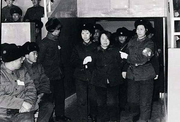 80年代贪污大案:燃料公司职工吞掉巨额公款,万人听审被判死刑