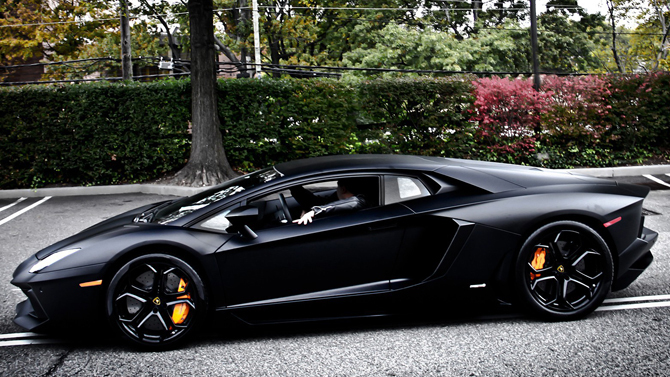 让我们一同盘点nba球星科比-布莱恩特驾驶过的豪车