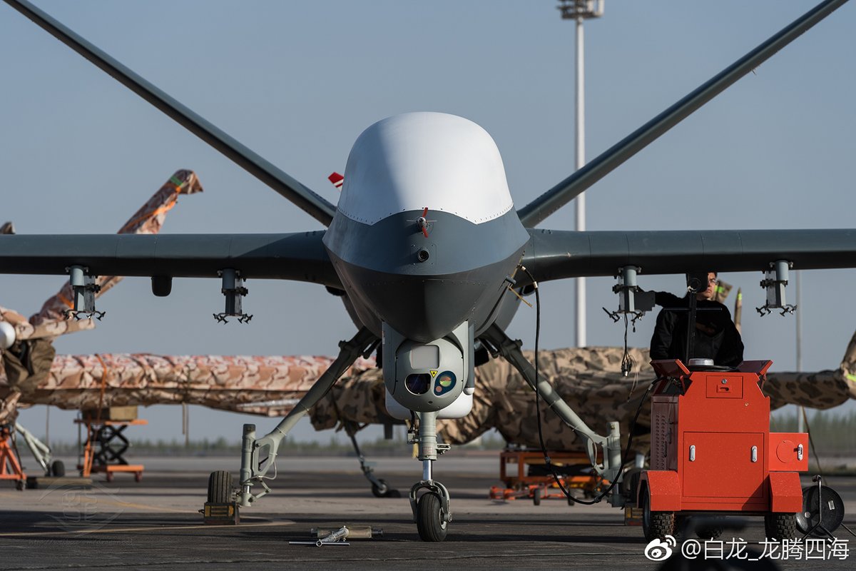 国产"彩虹-5"无人机罕见现身 机首造型独特