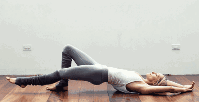 不使用任何器械,徒手进行,也能训练出强壮腿部!