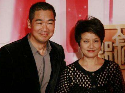 61岁邓婕近照曝光,因张国立和前妻的离婚协议,她一生无法生子