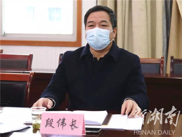 段伟长调研全县农业农村工作