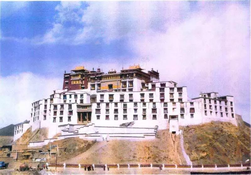 那曲市较有影响的大寺院 西藏那曲旅游之孝登寺