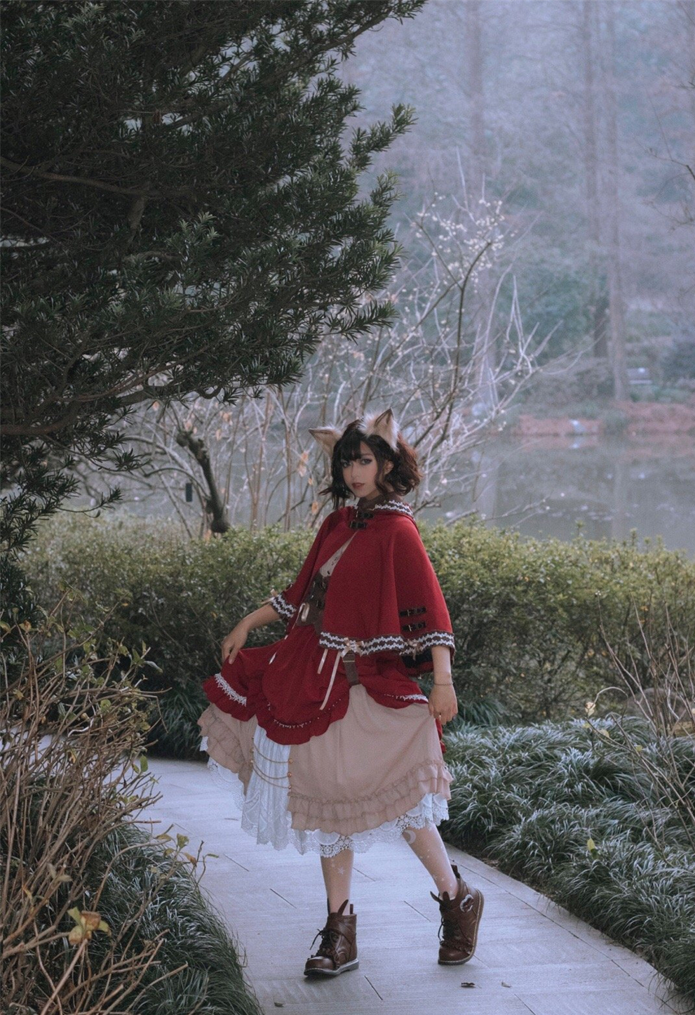 除了军lo以外,这些"骑士风"洛丽塔也不容错过,甜酷lo娘的最爱