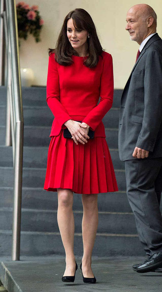 第一千金伊万卡,西班牙王后和凯特王妃,谁穿红衣最好看?