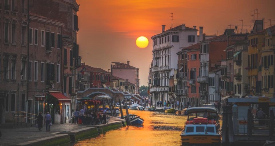 索尼三星海信康佳在彩电业正面酣战,华为海尔美的抢跑家电5G时代-家电圈官网