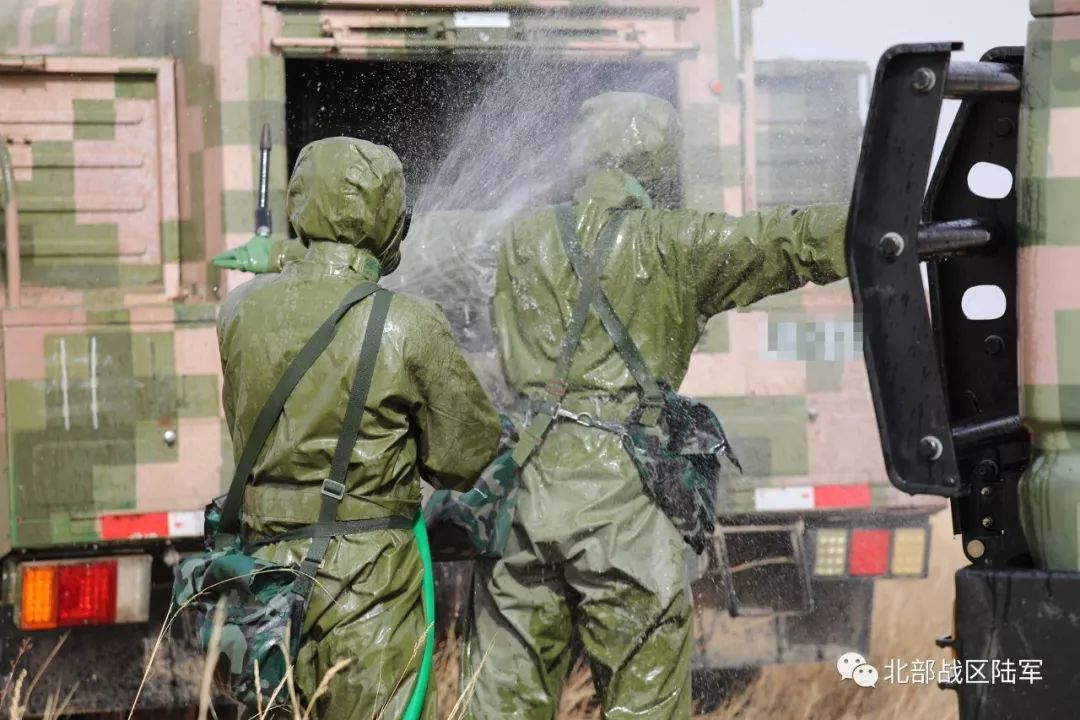 突遇生化武器"袭击",看防化兵如何化险为夷