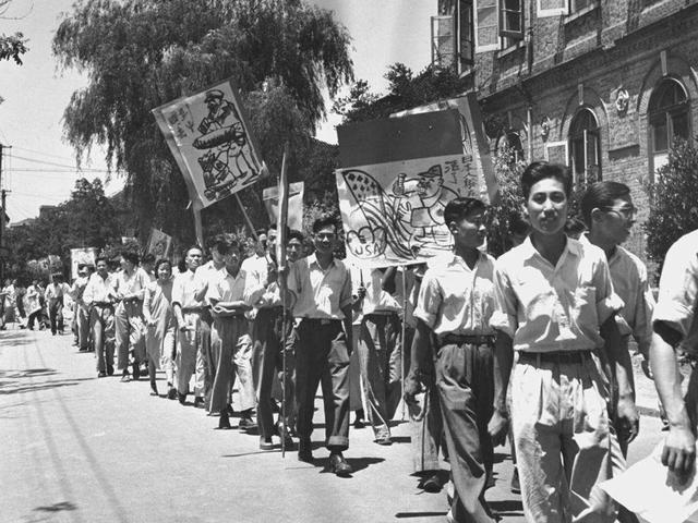 民国头号流氓的"爱国心",杜月笙无恶不作,却为抗日救亡做实事