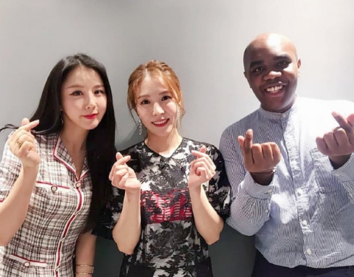 来自成都的孙子团在韩夺冠,与boa同台表演,权理事气场真的很强