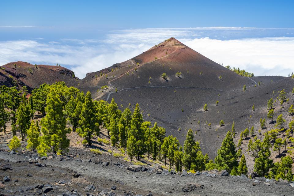 美国英国心中最大的梗,活跃的加那利群岛火山爆发,后果不堪设想