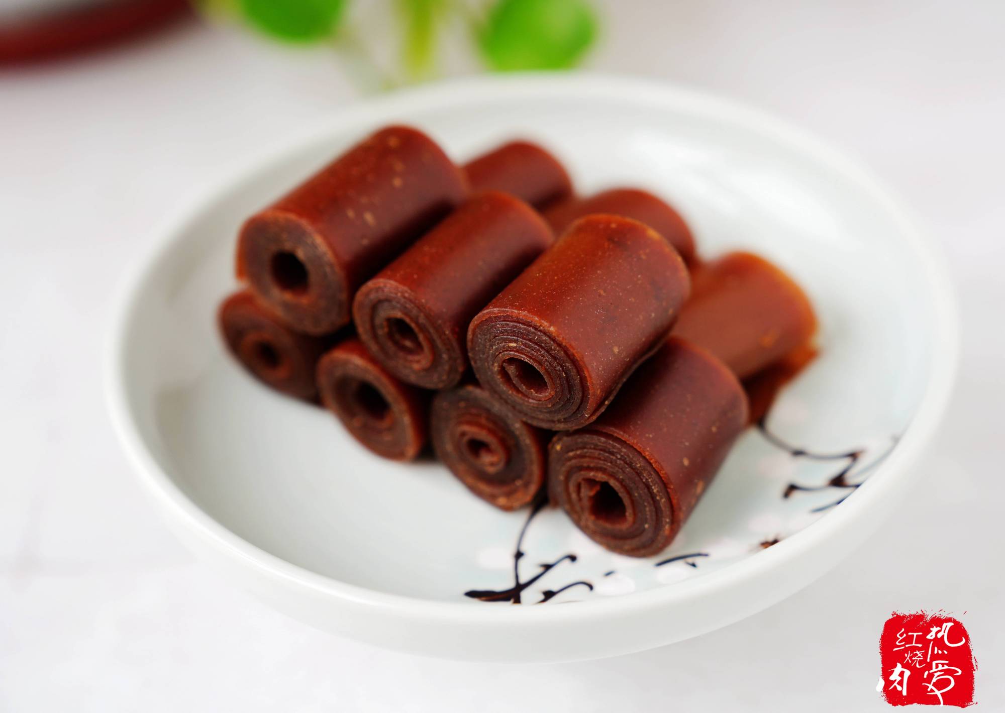 苹果加点糖就能做成果丹皮,又甜又有嚼劲可以撕着吃,好吃不增肥