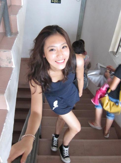 易建联为何从来不晒妻子?荆灵也从不拿阿联炒作,十分安分守己