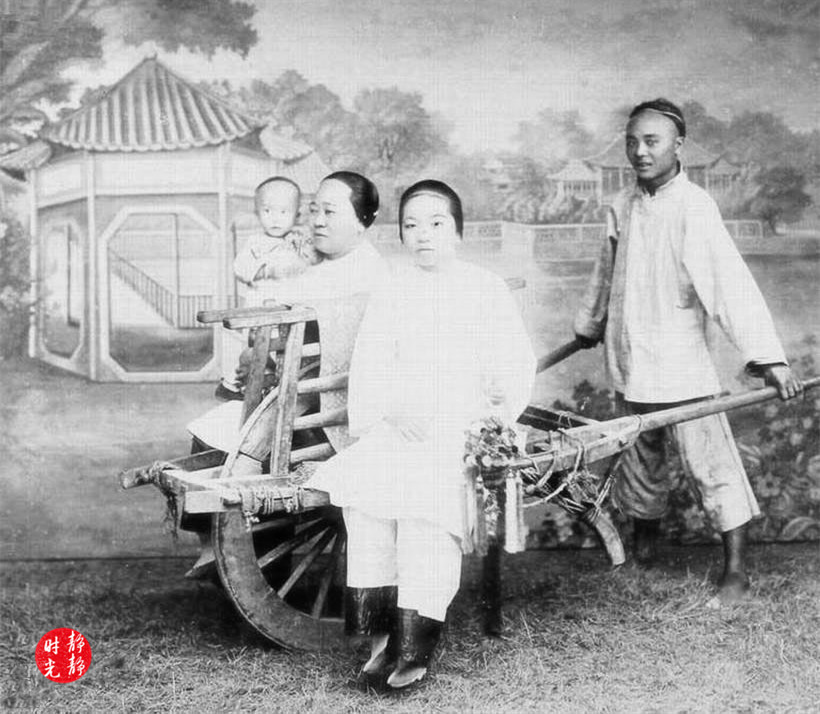 老照片,清朝裹脚的女子,带你看古代人的变态审美观