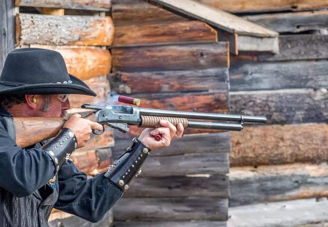 温彻斯特:生命力极为顽强的霰弹枪,被日本人逼地装上了刺刀