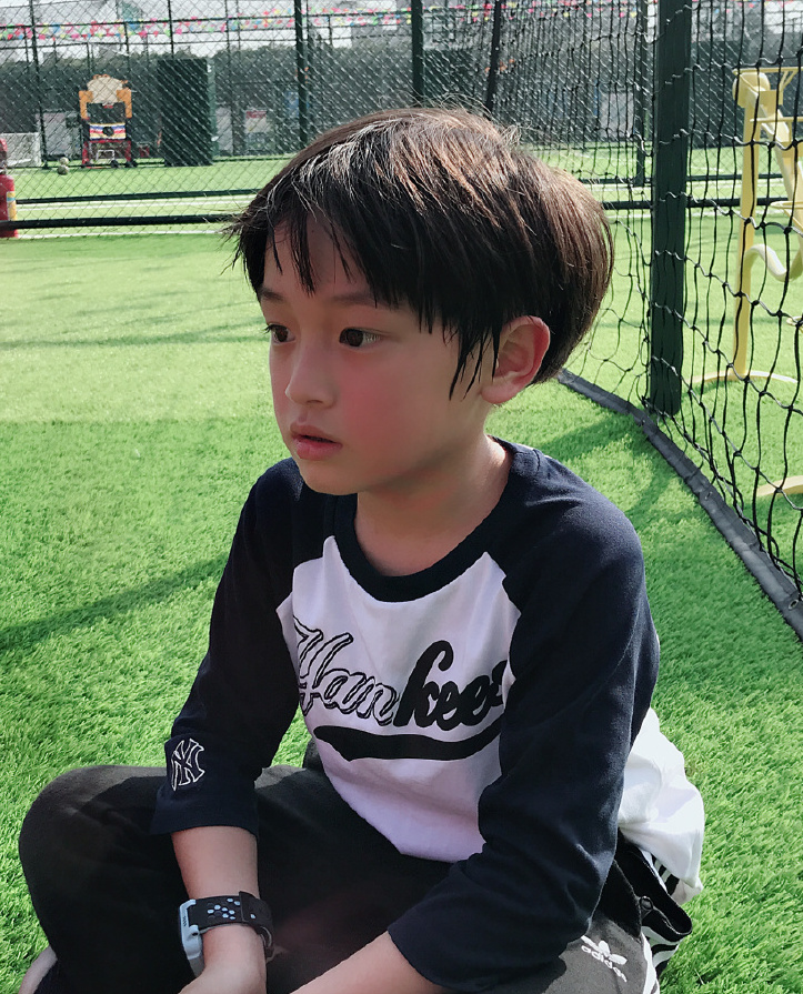 向佐"儿子"李亦航长大了,眉清目秀大眼有神,明星范儿十足!