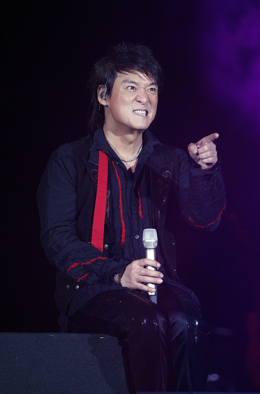 郑智化,那位身残志坚的歌手!用《水手》等金曲征服乐坛.