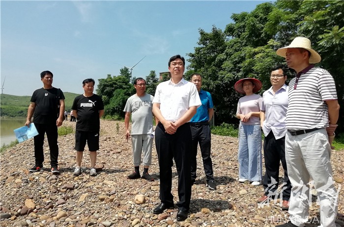 关注|李天明开展县级总河长巡河行动