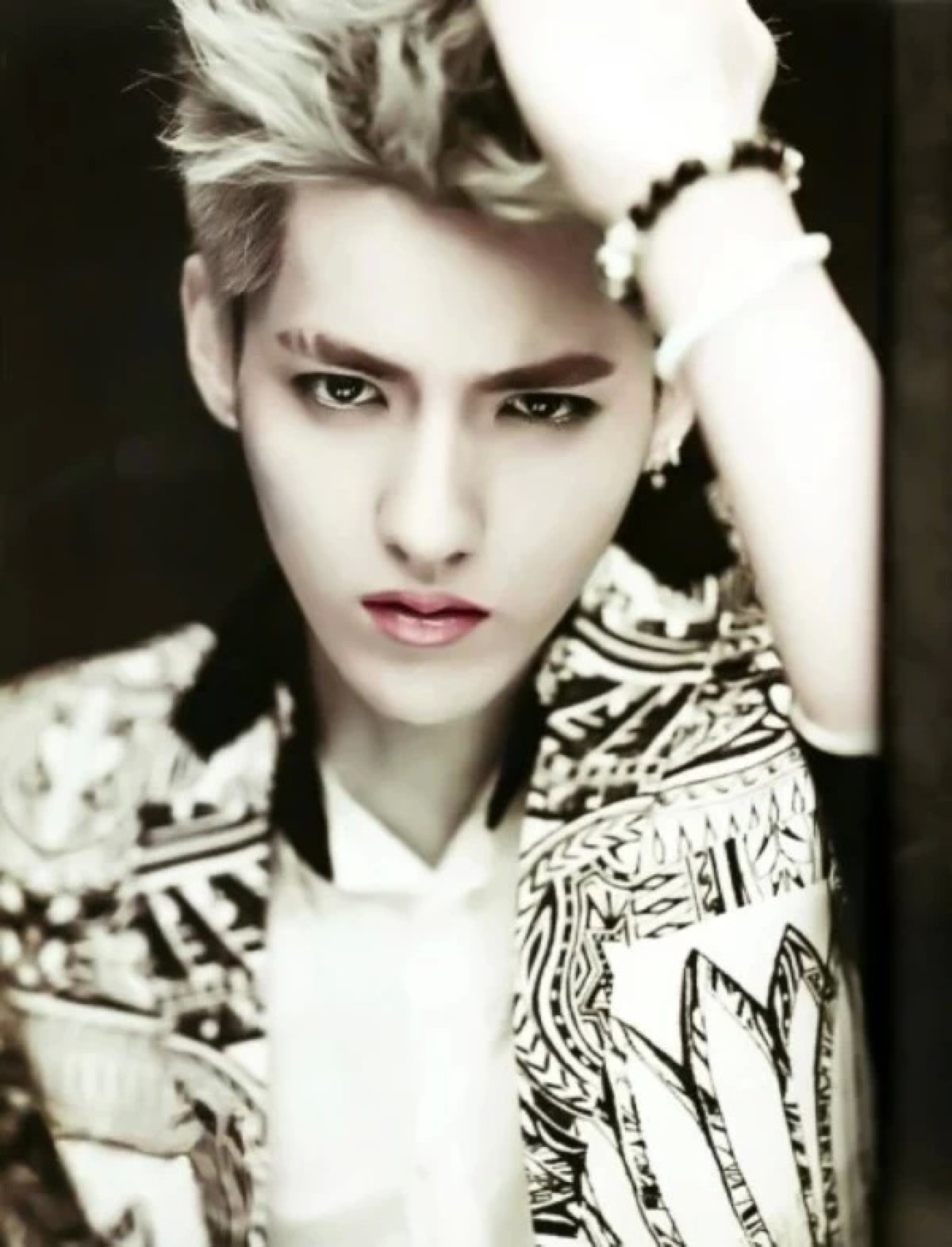 EXO吴亦凡写真图片