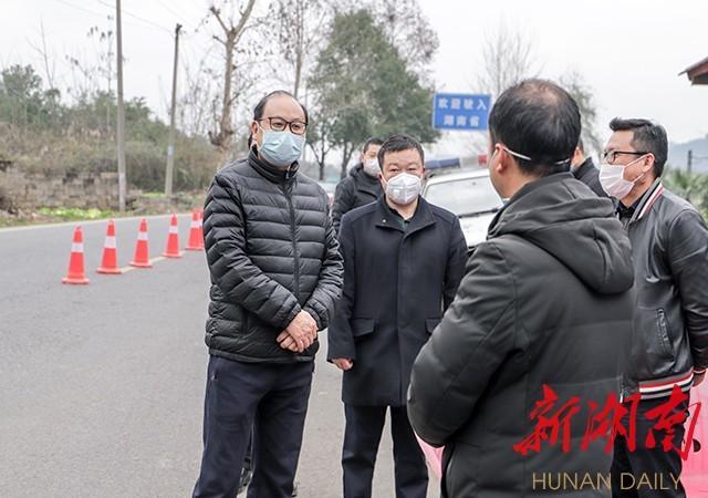 梁永泉督查疫情医学观察点和交通卡点疫情防控工作