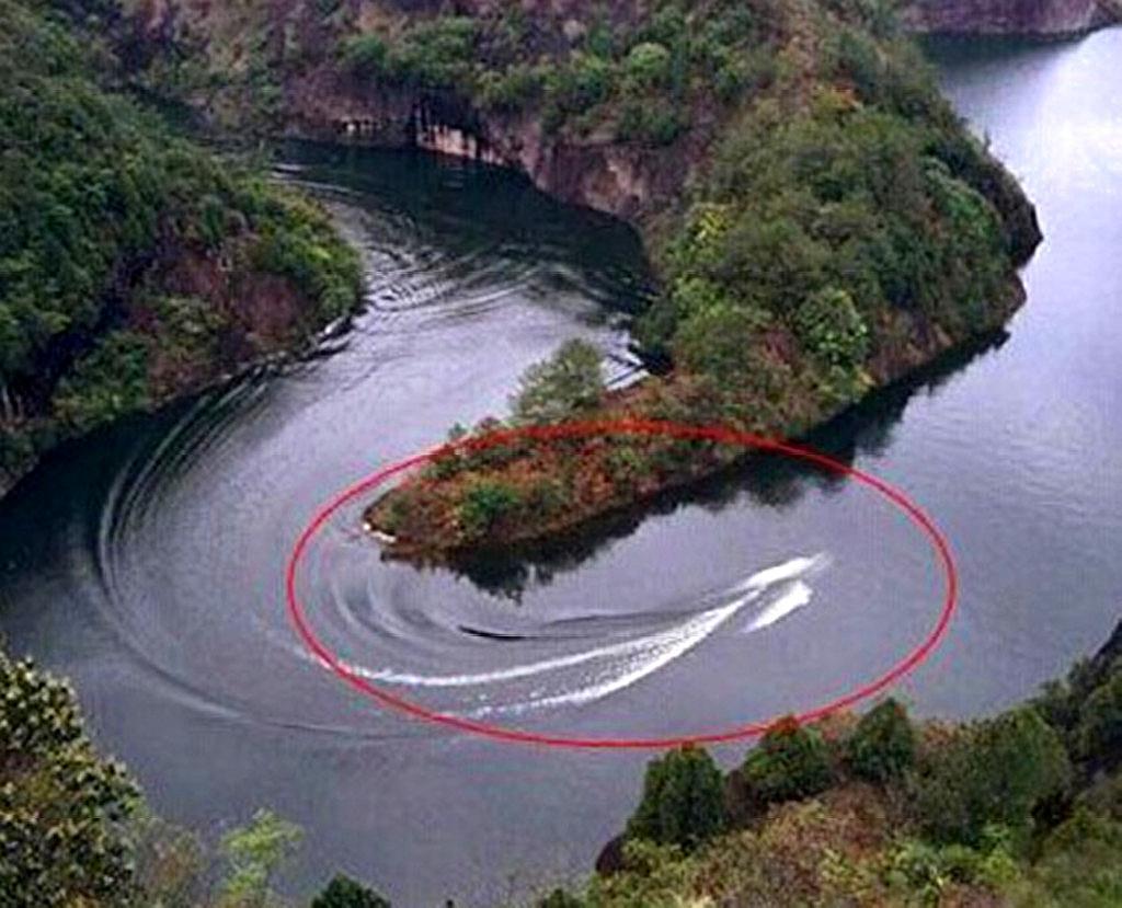 传说蛟龙渡劫化成龙,有目击者称:它有7个鼻孔?