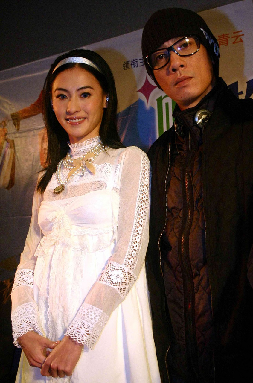 2003年,陈小春和张柏芝一起去了曼谷旅游.