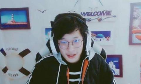 继曹操大表哥之后,寒冰也因不满人气低而下播,准备休息一个礼拜