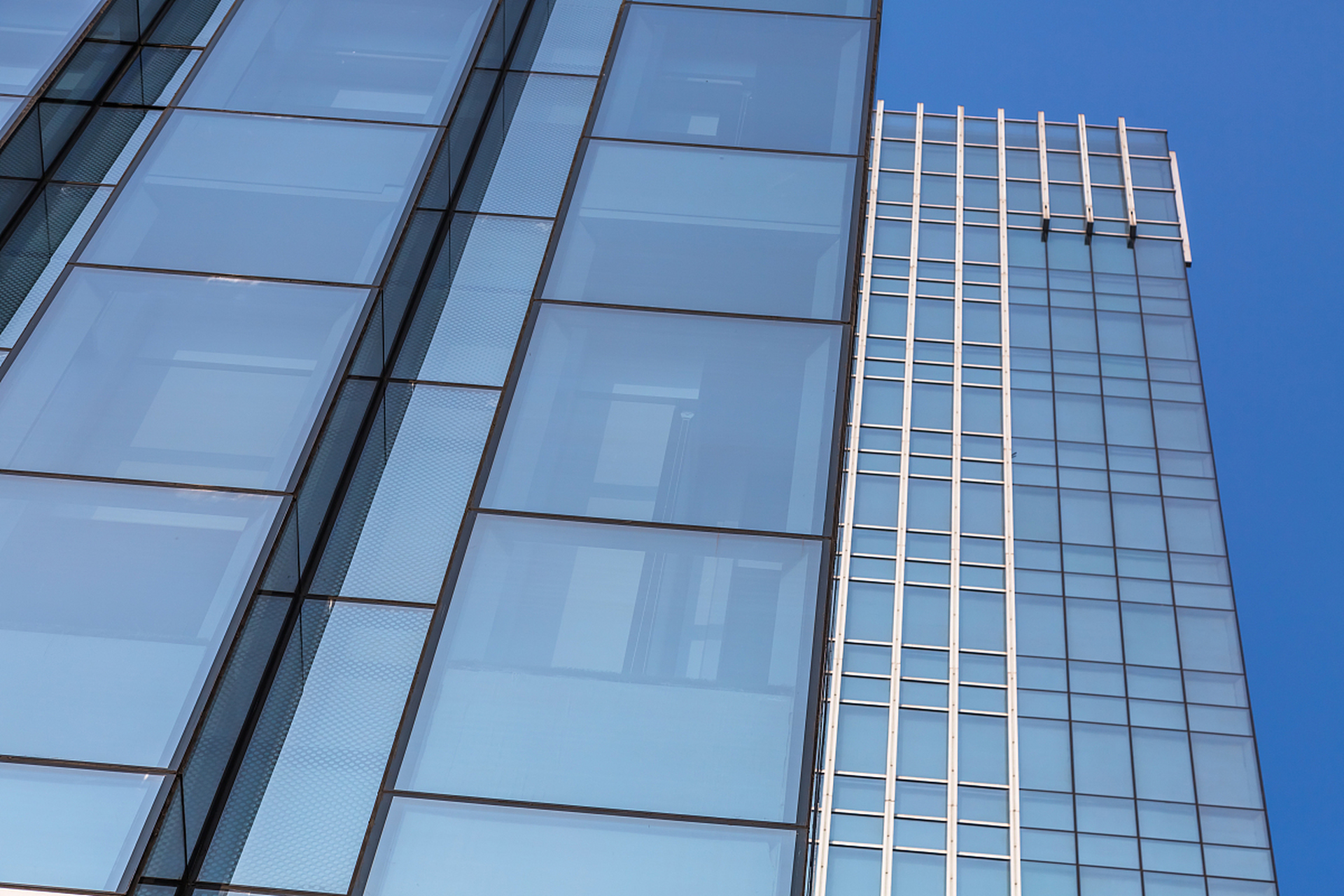 半隐框玻璃幕墙,现代建筑的外衣!