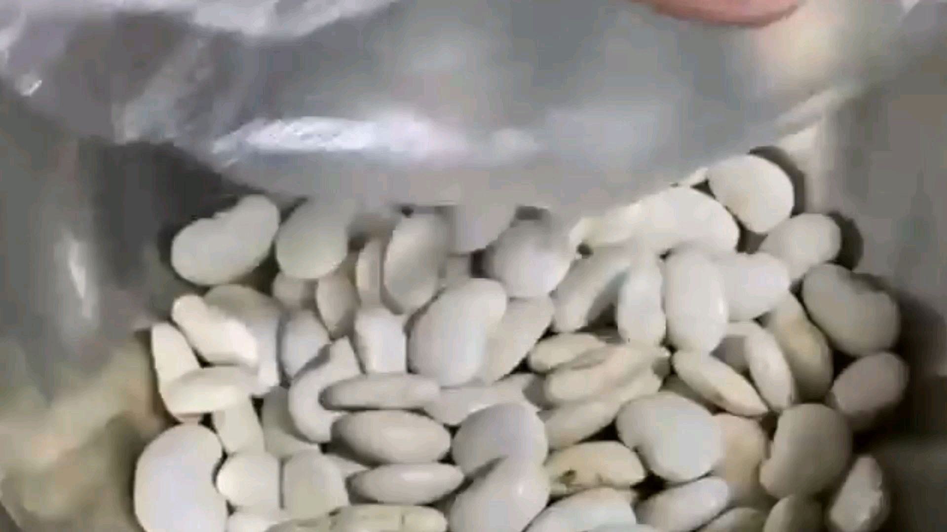 炖猪蹄时,用上这一招,猪蹄软烂入味,鲜香不油腻,比买的还好吃