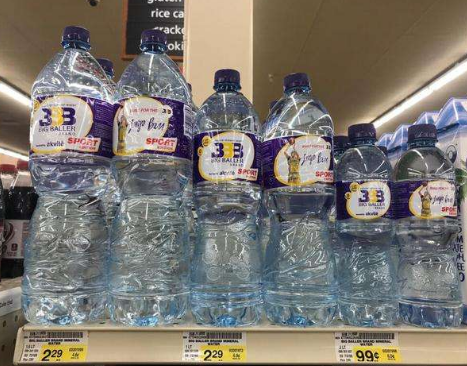 球哥家族的big baller brand牌矿泉水,已经正式在美国商店上架,还引起