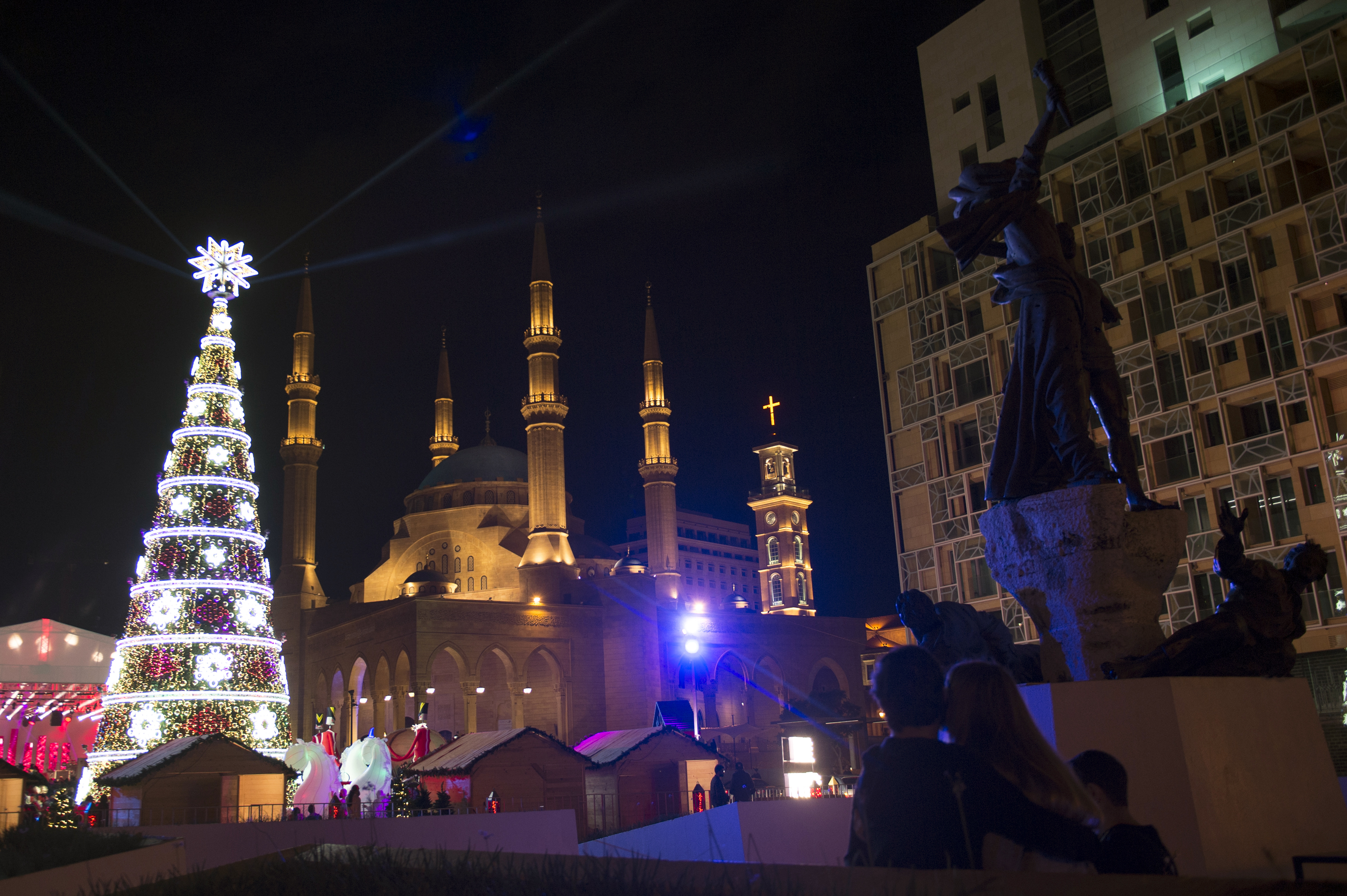贝鲁特圣诞树亮灯