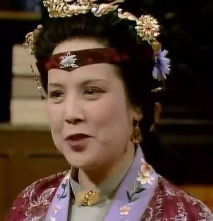 《红楼梦》中邢夫人为什么帮助贾赦娶鸳鸯,真相令人寒心
