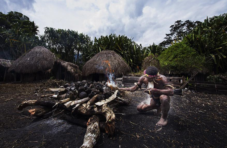 非洲"神秘"的原始部落:大酋长是女性,统治着58个村庄