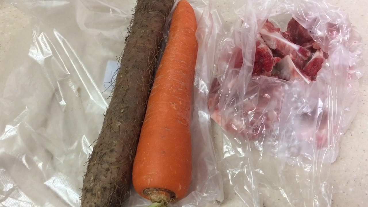 铁棍淮山你会怎么吃?我拿来煲扇骨汤淮山粉糯,汤也好好喝哦